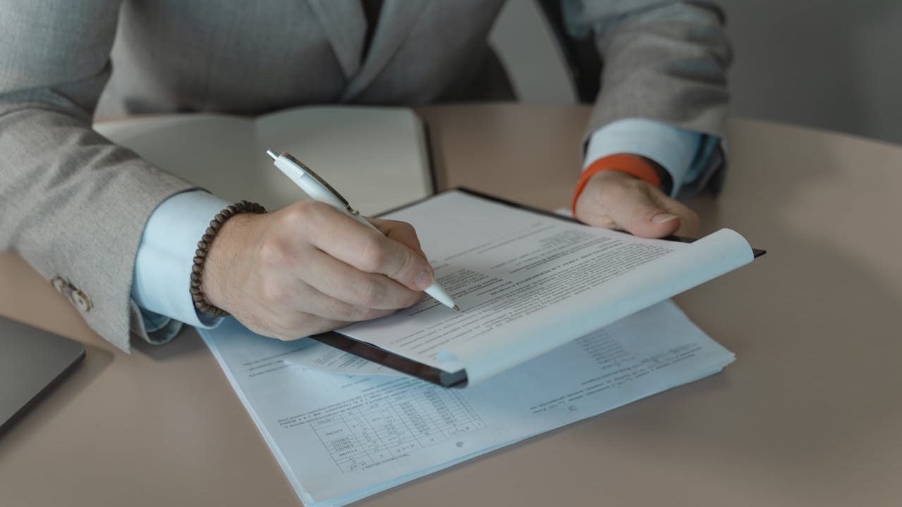 Windykacja twarda vs miękka —&nbsp;co&nbsp;wybrać i&nbsp;kiedy?